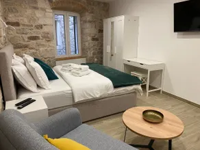 Studio In Diocletian Palace•Walk Everywhere•A/C - Image 3
