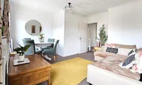 2 bed apt w/ private parking close to town centre - Image 5