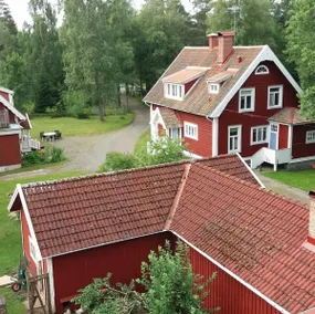 Skogstorp house with the forest right next door - Image 3