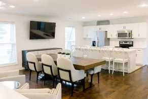 Loft on Cookeville square - Image 4