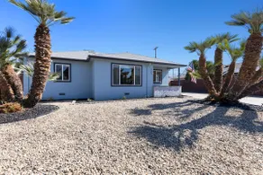Luxurious Oasis nestled in Lodi - Image 2