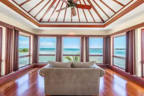 ✦Unwind on your Oceanedge villa on Seapalm island✦ - Image 2