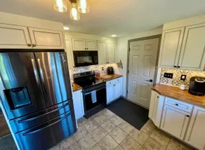 Relaxing Home nestled in Rural Hilltown - Image 5