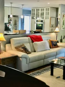Close to downtown - Sleeps 6, 3 Bed, 2 Full Bath - Image 3