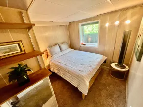 Cozy Hidden Gem in the Center of Fairbanks - Image 5