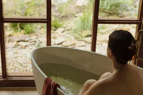 TIMBA - Luxury bush retreat with pool, spa & gym - Image 5