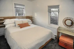 Peach by the Beach! 1 Bdrm Apt close to downtown - Image 3