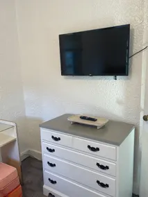 Peach by the Beach! 1 Bdrm Apt close to downtown - Image 5
