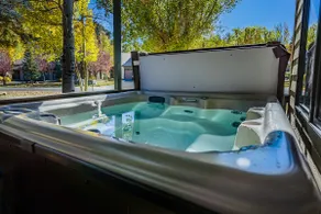 SALE! Ideal Location! AC, Hot Tub, King Bed! - Image 3