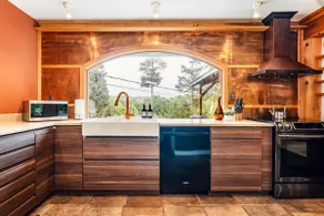 Secluded Mountaintop Getaway near Poughkeepsie - Image 2