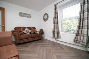 cottage in pontypool - Image 2