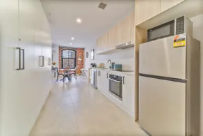 Luxury modern NY style Bendigo CBD apartment - Image 4