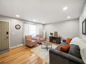 Spacious updated home minutes from Airport and DT! - Image 4