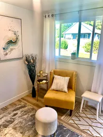 B | Pet friendly suite w/ yard 1 block from lake - Image 3