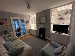 Beautiful spacious 2 Bedroom townhouse - Image 2