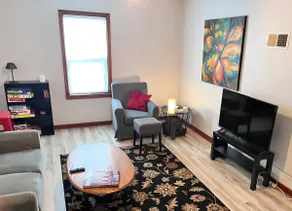Cheerful 2 bedroom cottage - Image 2