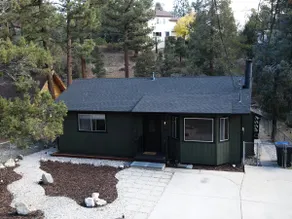 Caribou Creek Cabin|HotTub|PetFriendly|Fenced Yard - Image 2