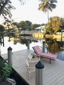 Tranquil cozy house with dock, close to downtown - Image 4