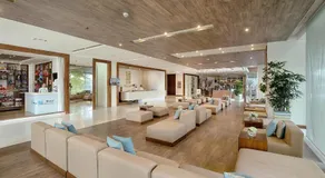 A La Carte Da Nang Beach - Image 2