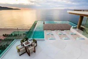 A La Carte Da Nang Beach - Image 5