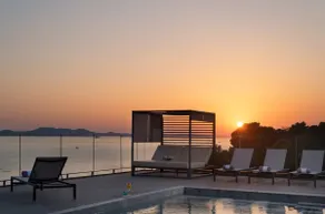 La Vista Apartment with Balcony and Sea View - Image 4