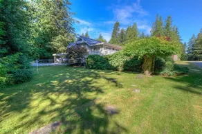 Dog-Friendly Cottage with hot tub, kayaks - Image 3