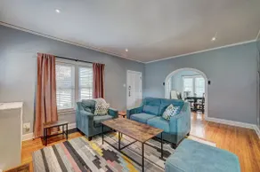 Spacious 2 Bedroom with Beautiful Backyard - Image 2