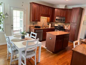 Gateway Getaway-Near RDU, RTP, Angus Barn,Downtown - Image 2