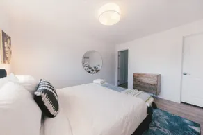 Poseidon | 2BD/2BA Downtown Apartment - Image 3