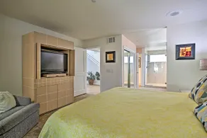 Relaxing and spacious 2 bedroom villa unit 8 - Image 2