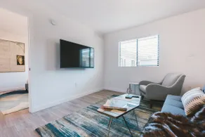 Zeus | 2BR Comfy, Centrally Located Apt. - Image 4