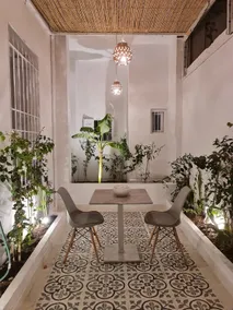 Waterfront house in the heart of Marsa - Image 5