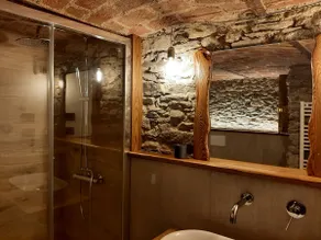 Middle-earth, studio in a mountain cabin - Image 3