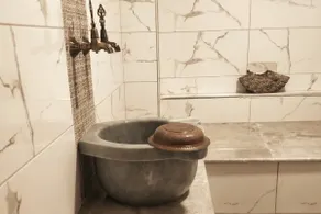 Historical stone house with patio and Turkish bath - Image 3