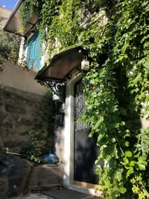 Historical stone house with patio and Turkish bath - Image 2