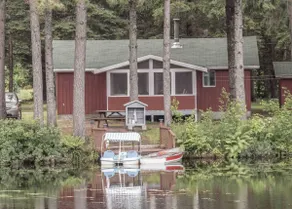 Close to the dock: rustic cottage for a getaway - Image 2
