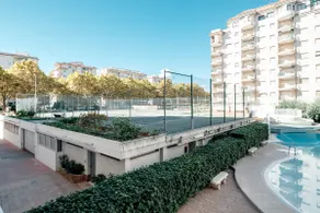 A bright apartment with a swimming pool and tennis - Image 3