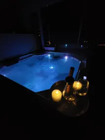 Donkey Farm Cottage - entire cottage & jacuzzi! - Image 3