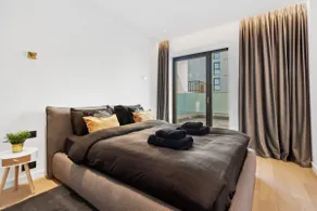 Jacuzzi, Private Parking, Business Centre, Views - Image 2