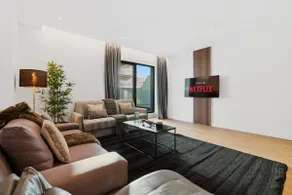 Jacuzzi, Private Parking, Business Centre, Views - Image 4