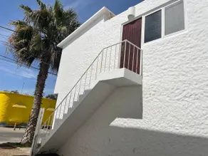 Small and cozy apartment in an ideal area in the Bay - Image 4