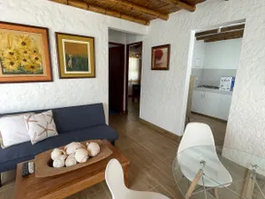 Small and cozy apartment in an ideal area in the Bay - Image 2