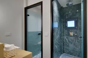 Selin Apartment overlooking Lake Pamvotida - Image 4