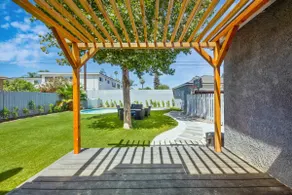 An amazing full house with a pool - Image 5