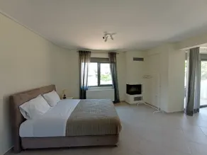 Andi's Studio, Porto Rafti - Image 2