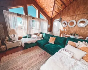 Breathtaking ViewsTwo Bedroom Cabin with Hot tub - Image 4