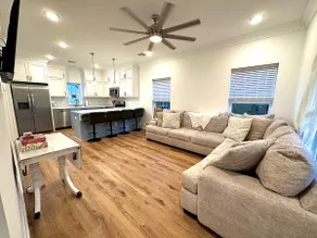 Hollywood House - New Build With 6 Seat Golf Cart! - Image 2