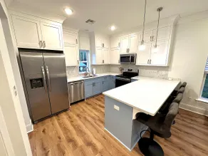 Hollywood House - New Build With 6 Seat Golf Cart! - Image 3