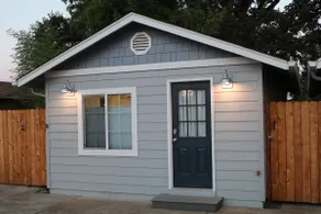 Studio with private hot tub and full kitchen - Image 2