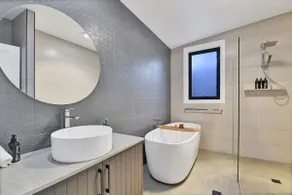Best Nest on March Cosy Home in CBD Firepit - Image 3